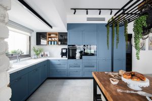 עיצוב מטבח כחול כפרי
